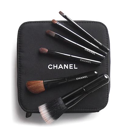 chanel travel makeup brushes